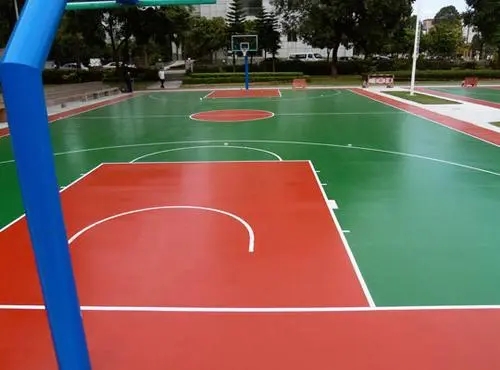 万州球场地面翻新,裂缝修重要性