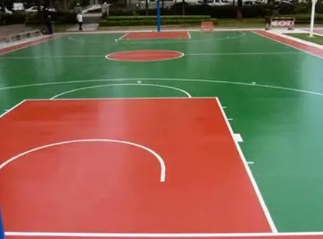 万州许多老旧运动场地面翻新,篮球场地面维修